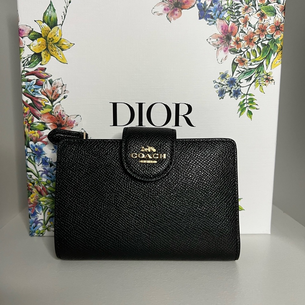 Coach medium corner zip wallet SOLD